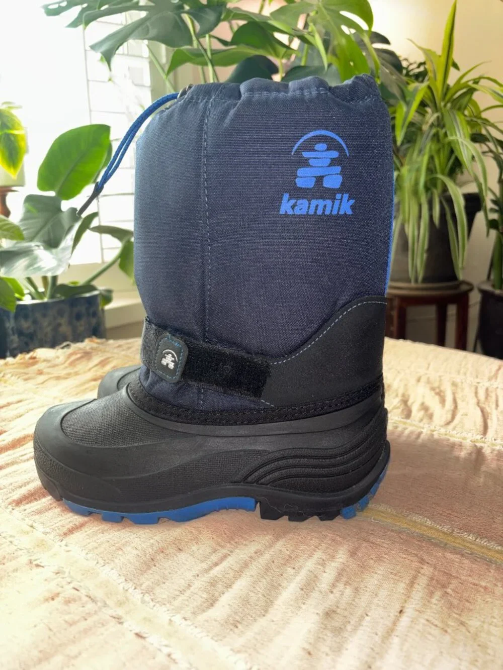 Kamik Kids Snow Boots Size 5 Two-Tone Blue Waterproof Insulated EUC
